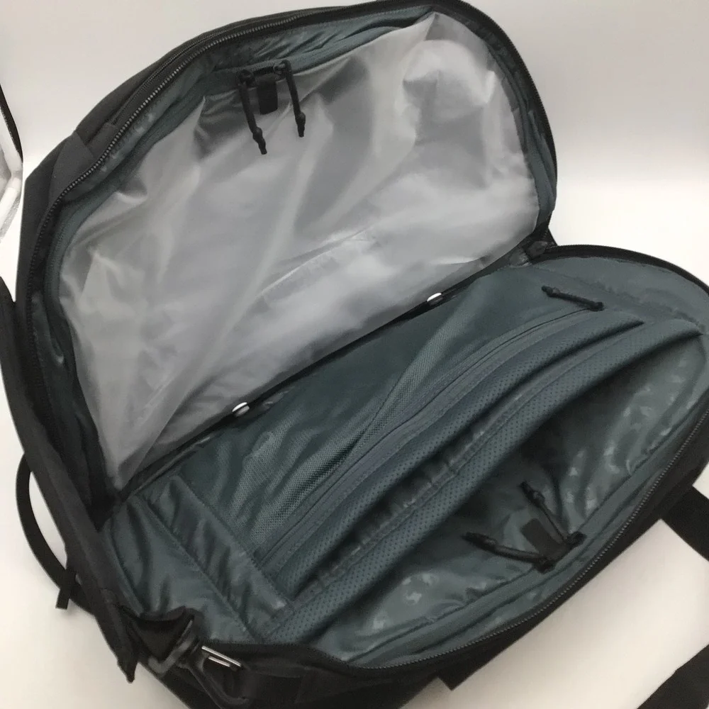 Thule Aion Duffel 35L Black Waxed Canvas Travel Bag Crossbody 3204725 NEW